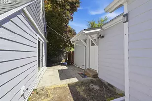 301 Irving Rd, Eugene, OR 97404 - Photo 39