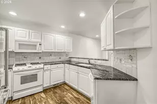 1620 NE Glisan St, Portland, OR 97232 - Photo 13
