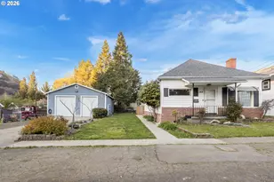 148 SE Houck Ave, Roseburg, OR 97470 - Photo 5