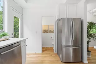 7988 Southeast Grand Avenue, Portland, OR 97202 - Photo 17
