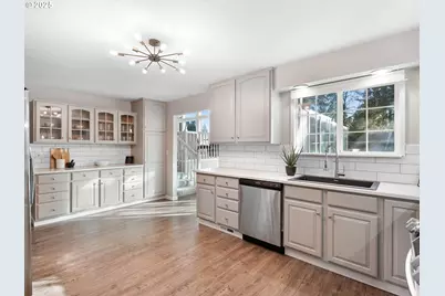 1010 Marylhurst Dr, West Linn, OR 97068 - Photo 7