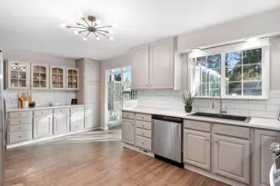 1010 Marylhurst Dr, West Linn, OR 97068 - Photo 7