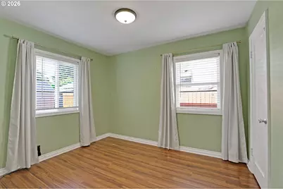 10910 NE Eugene St, Portland, OR 97220 - Photo 21