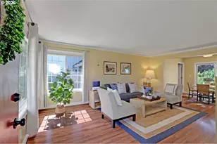 10910 NE Eugene St, Portland, OR 97220 - Photo 7