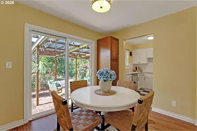 10910 NE Eugene St, Portland, OR 97220 - Photo 13