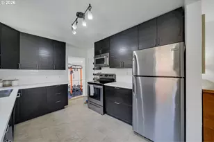 8934 NE Sumner St, Portland, OR 97220 - Photo 9