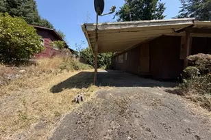 1840 S 19th St, Coos Bay, OR 97420 - Photo 3