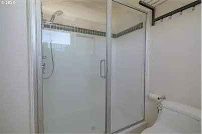 3990 Abbey Ln #B401, Astoria, OR 97103 - Photo 13