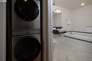 3990 Abbey Ln, Astoria, OR 97103 - Photo 7