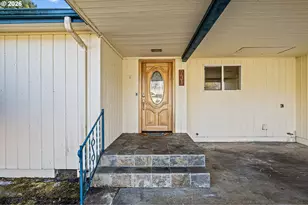 731 S River Rd, Cottage Grove, OR 97424 - Photo 9