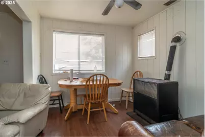 1224 NE Freemont Ave, Roseburg, OR 97470 - Photo 7