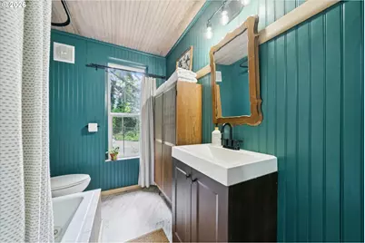2453 Marylhurst Dr, West Linn, OR 97068 - Photo 19
