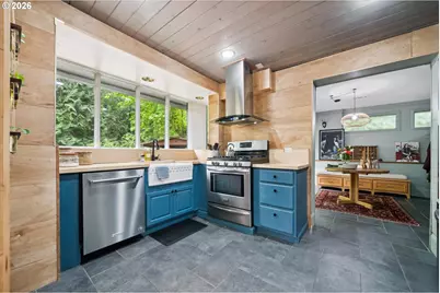 2453 Marylhurst Dr, West Linn, OR 97068 - Photo 11