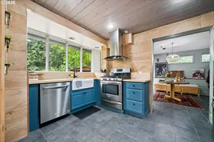 2453 Marylhurst Dr, West Linn, OR 97068 - Photo 11