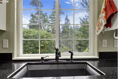 87997 Kelsie Way, Florence, OR 97439 - Photo 19