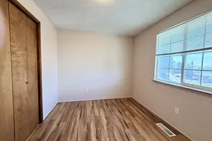 26 NE Nelson Dr, Pendleton, OR 97801 - Photo 11