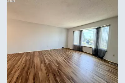 26 NE Nelson Dr, Pendleton, OR 97801 - Photo 3