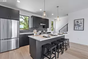 7298 SW 13th Dr, Portland, OR 97239 - Photo 5