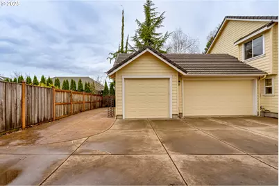 3428 River Pointe Dr, Eugene, OR 97408 - Photo 3