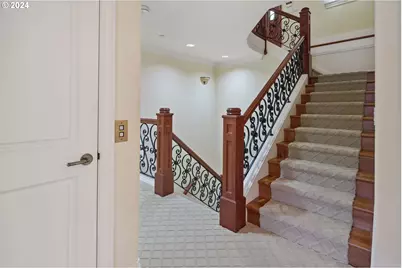 2240 Summit Ct, Lake Oswego, OR 97034 - Photo 27
