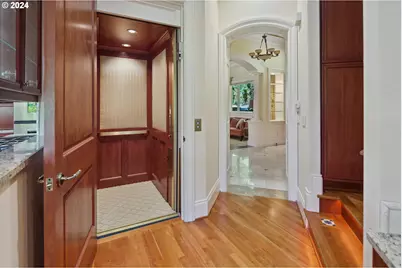 2240 Summit Ct, Lake Oswego, OR 97034 - Photo 15