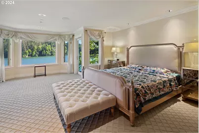 2240 Summit Ct, Lake Oswego, OR 97034 - Photo 21