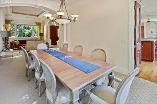 2240 Summit Ct, Lake Oswego, OR 97034 - Photo 13