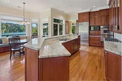2240 Summit Ct, Lake Oswego, OR 97034 - Photo 9