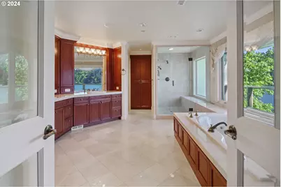 2240 Summit Ct, Lake Oswego, OR 97034 - Photo 23