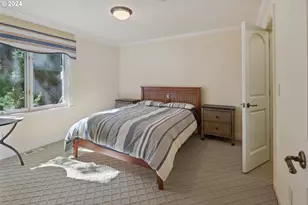 2240 Summit Ct, Lake Oswego, OR 97034 - Photo 33
