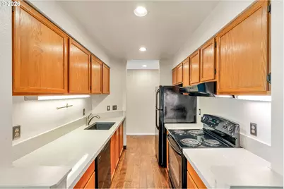 5150 S Landing Dr #101B2, Portland, OR 97239 - Photo 11