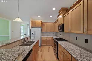 655 NW Willow Glen Pl, Beaverton, OR 97006 - Photo 13
