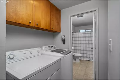 5594 SW Erickson Ave, Beaverton, OR 97005 - Photo 15