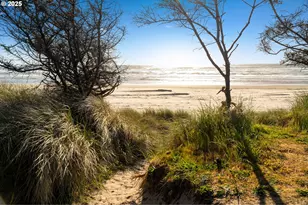 269 S Pacific St, Rockaway Beach, OR 97136 - Photo 17