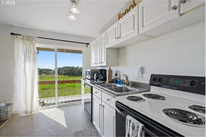 269 S Pacific St, Rockaway Beach, OR 97136 - Photo 5