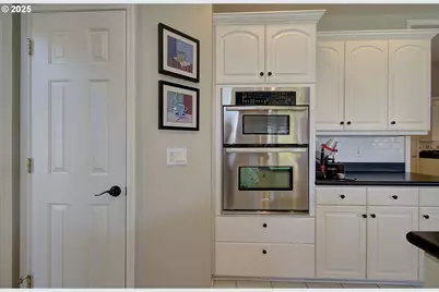 2609 NW Cascade St, Camas, WA 98607 - Photo 11