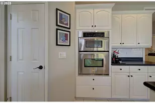 2609 NW Cascade St, Camas, WA 98607 - Photo 11