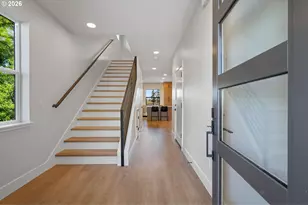 2902 E McLoughlin Blvd, Vancouver, WA 98661 - Photo 3