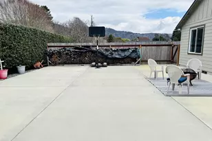 418 Memory Ln, Brookings, OR 97415 - Photo 33