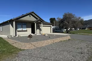 418 Memory Ln, Brookings, OR 97415 - Photo 7