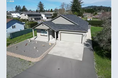 418 Memory Ln, Brookings, OR 97415 - Photo 3