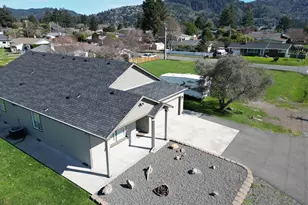 418 Memory Ln, Brookings, OR 97415 - Photo 3