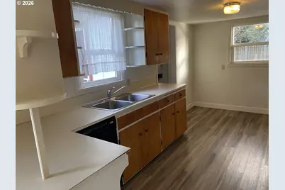 2055 Devos St, Eugene, OR 97402 - Photo 17