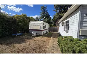 303 Walnut St, Myrtle Creek, OR 97457 - Photo 7