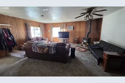 303 Walnut St, Myrtle Creek, OR 97457 - Photo 9