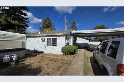 303 Walnut St, Myrtle Creek, OR 97457 - Photo 5
