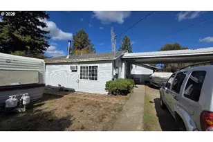 303 Walnut St, Myrtle Creek, OR 97457 - Photo 5