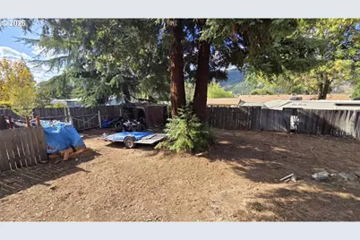 303 Walnut St, Myrtle Creek, OR 97457 - Photo 23