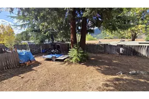 303 Walnut St, Myrtle Creek, OR 97457 - Photo 23