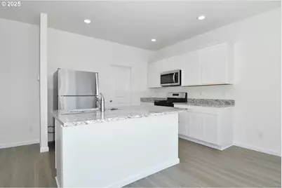 3915 SW Duniway Ln, Gresham, OR 97080 - Photo 9